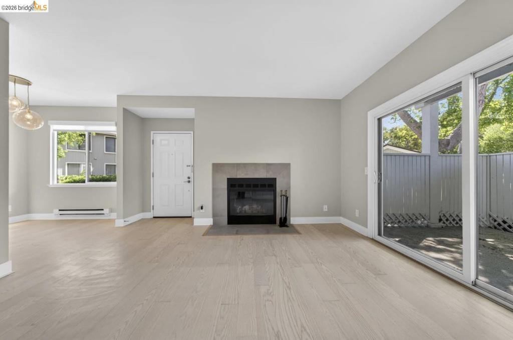 91 Schooner Ct Property Photo 6