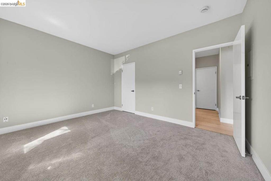 91 Schooner Ct Property Photo 16