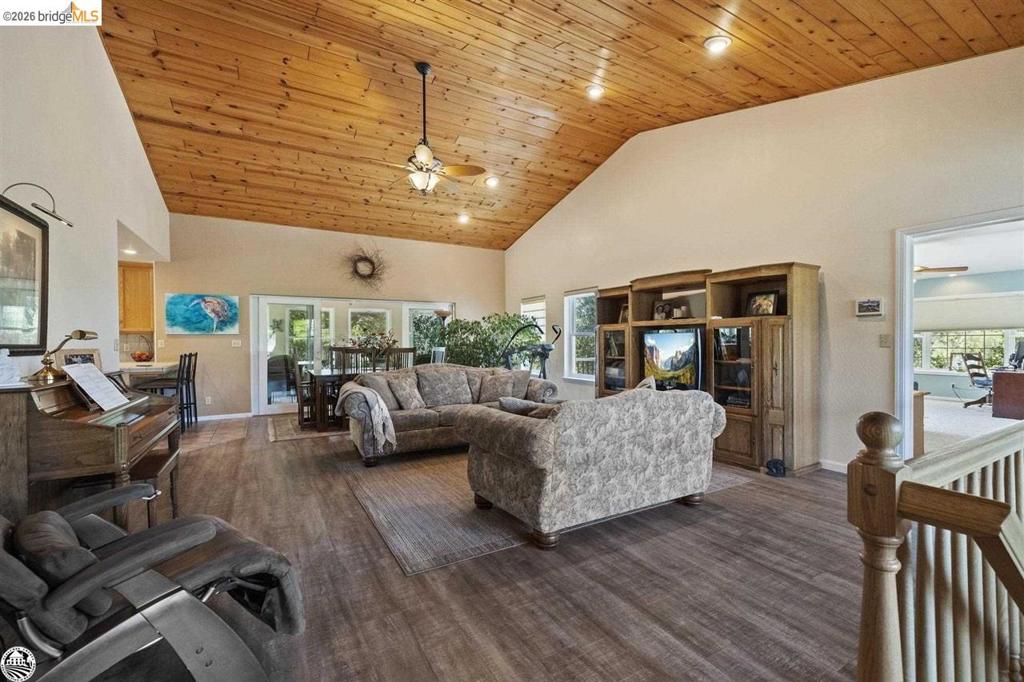 20883 Lynn Lane Property Photo 4