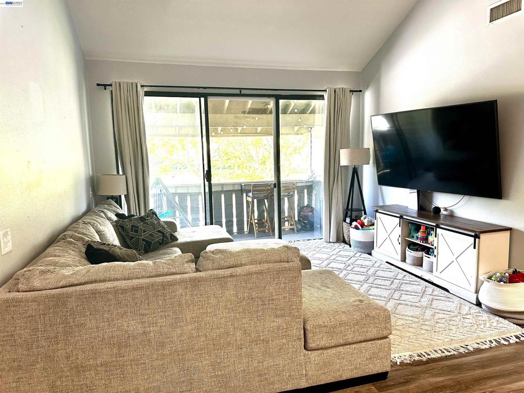 74 Carriage Way 74 Property Photo 3