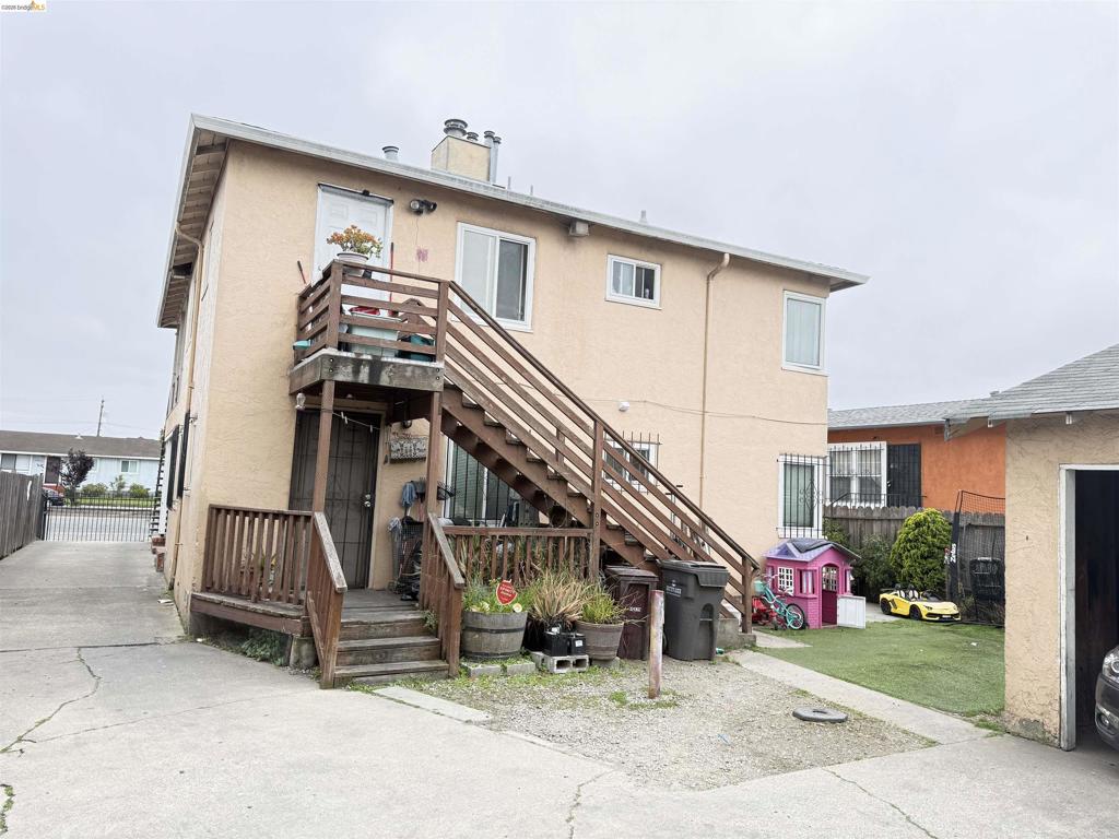1817 73rd Ave Property Photo 2
