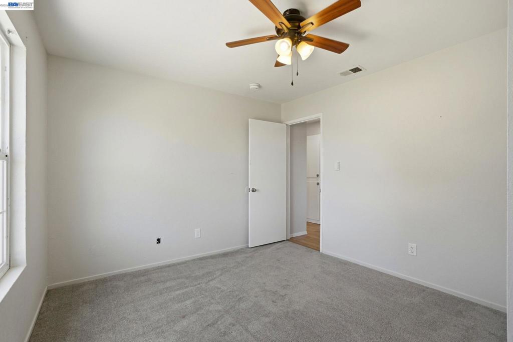 1087 Jensen Dr Property Photo 16