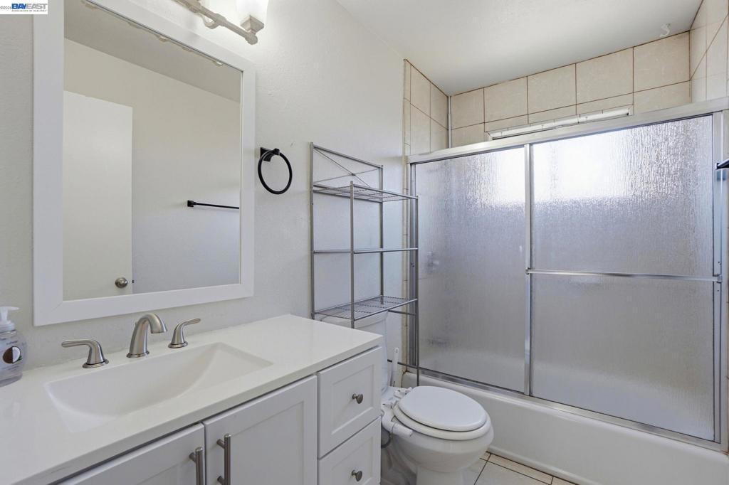 1087 Jensen Dr Property Photo 17