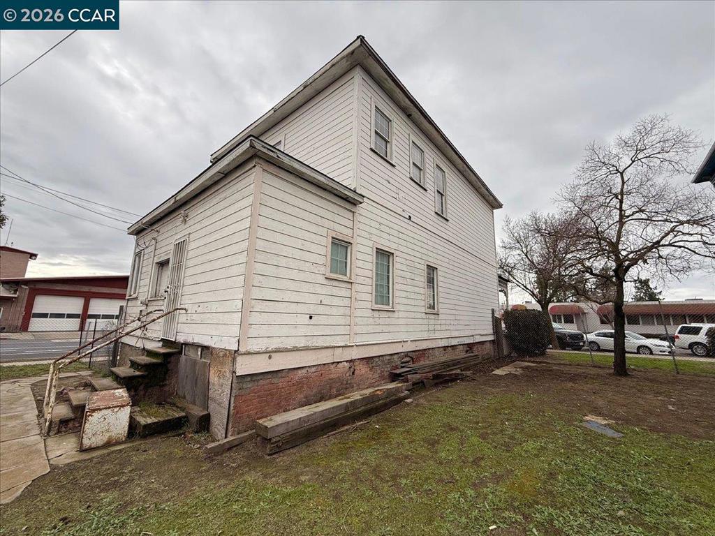 161 S 3rd Ave Property Photo 6