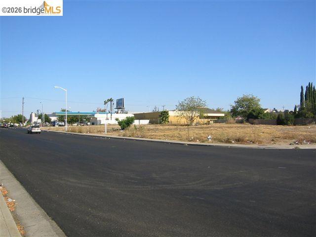 7200 Meadowgate Dr Property Photo 4