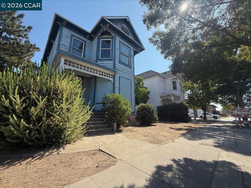 151 S 3rd Ave Property Photo 1