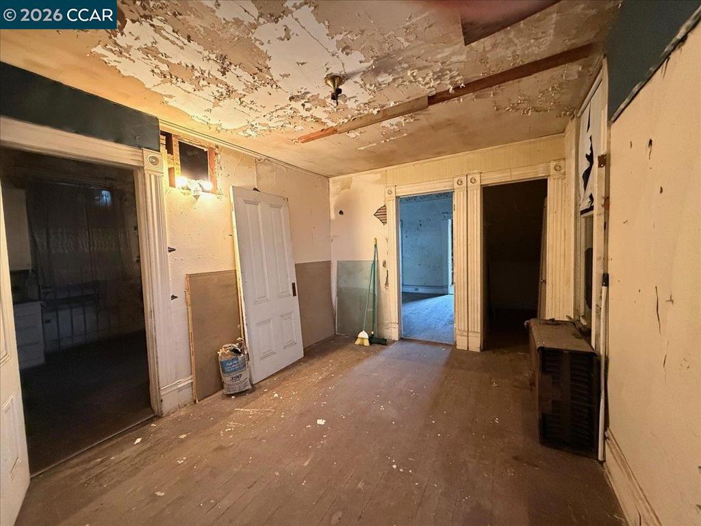 151 S 3rd Ave Property Photo 11
