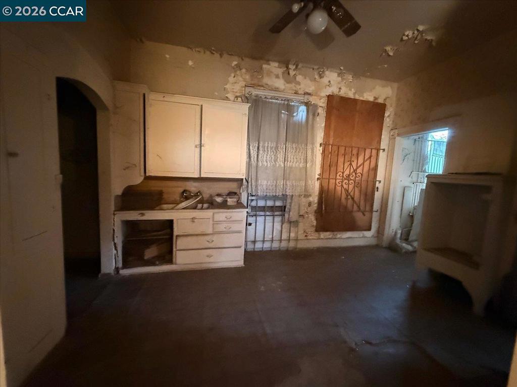 151 S 3rd Ave Property Photo 13