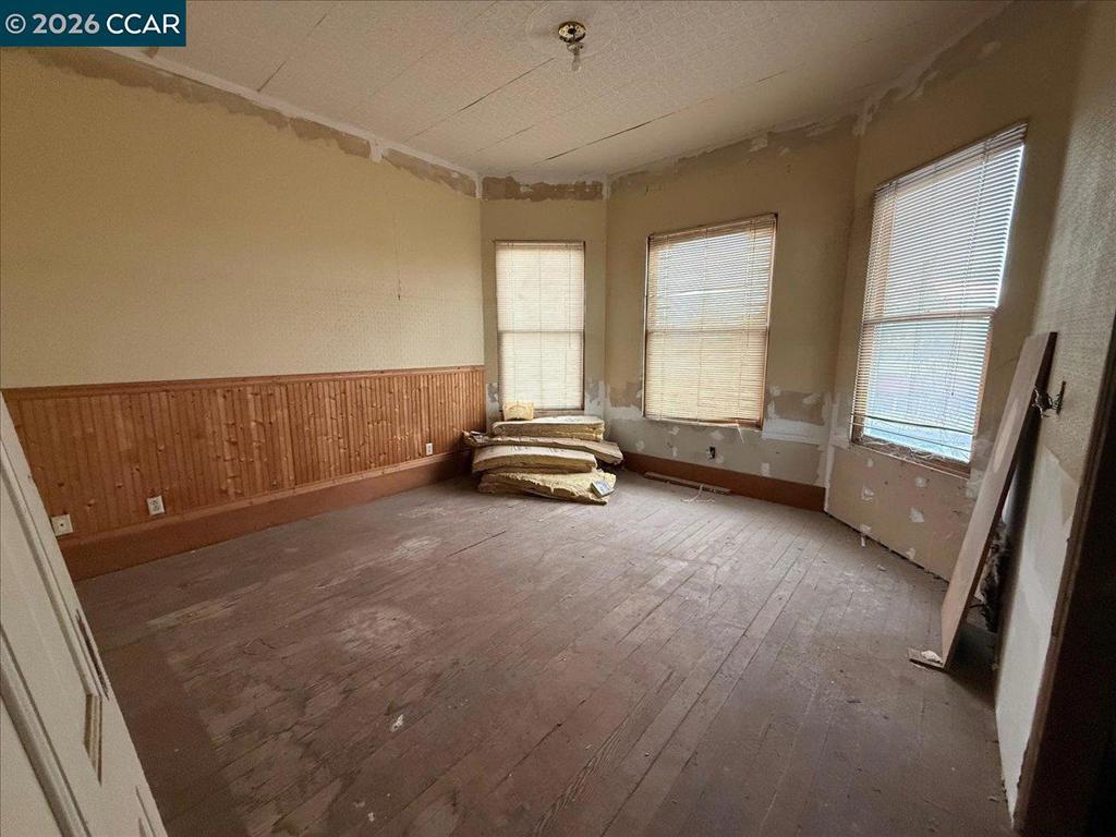 151 S 3rd Ave Property Photo 19
