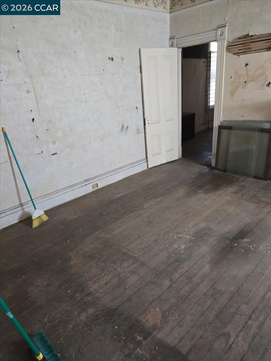 151 S 3rd Ave Property Photo 27