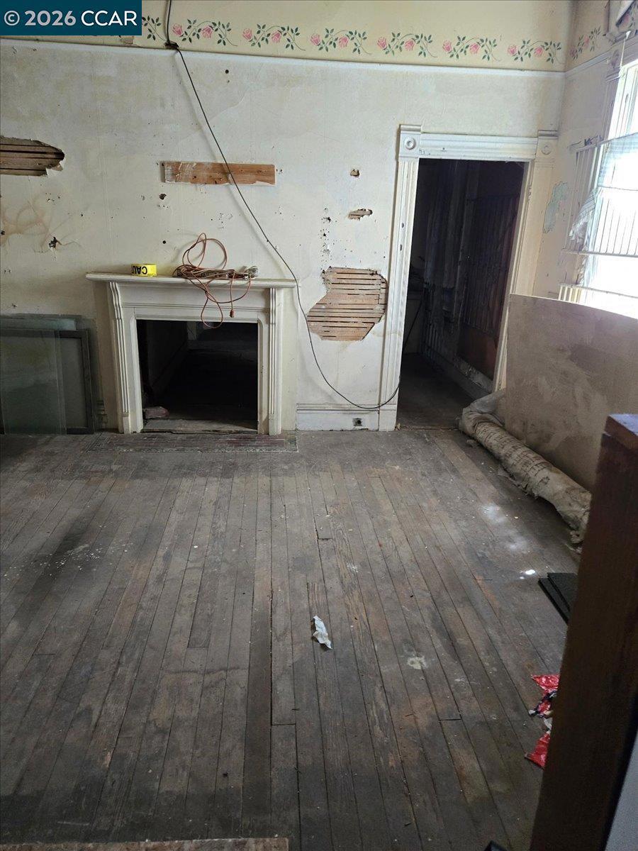151 S 3rd Ave Property Photo 28