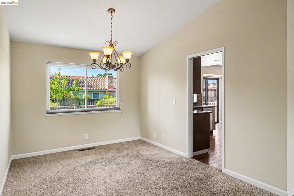 1627 Geyser Cir Property Photo 8