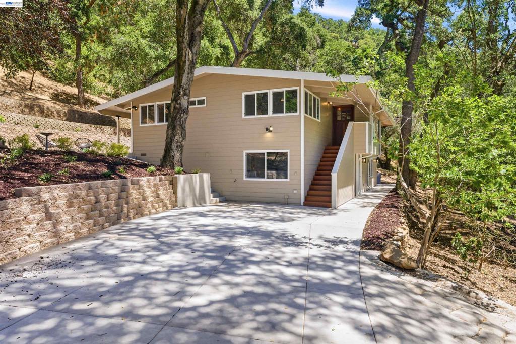 1929 Kilkare Road Property Photo 3