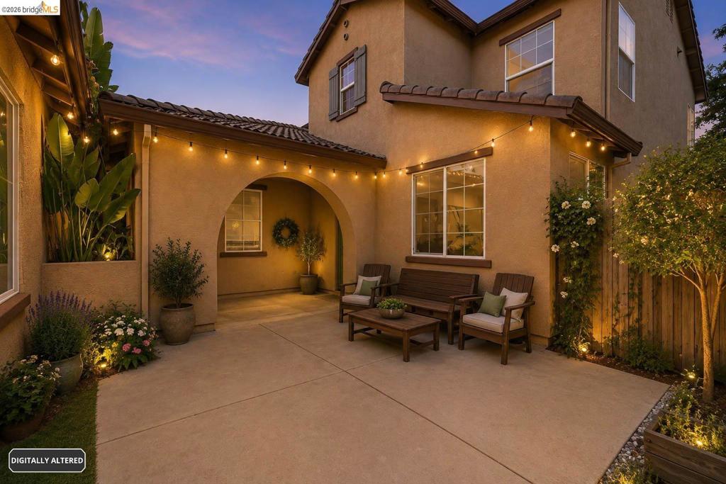3338 La Cadena Way Property Photo 5