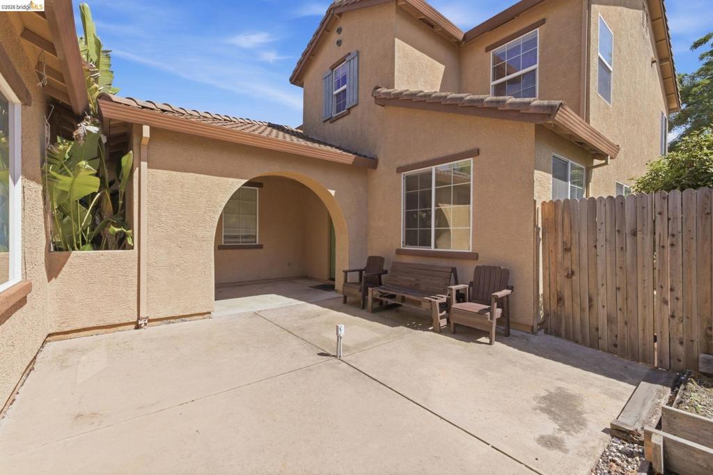 3338 La Cadena Way Property Photo 6