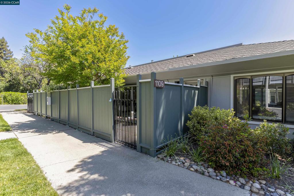 1109 Golden Rain Rd 4 Property Photo 3