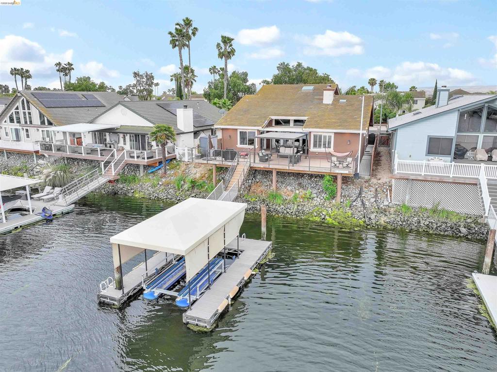 4761 Clipper Dr Property Photo 4