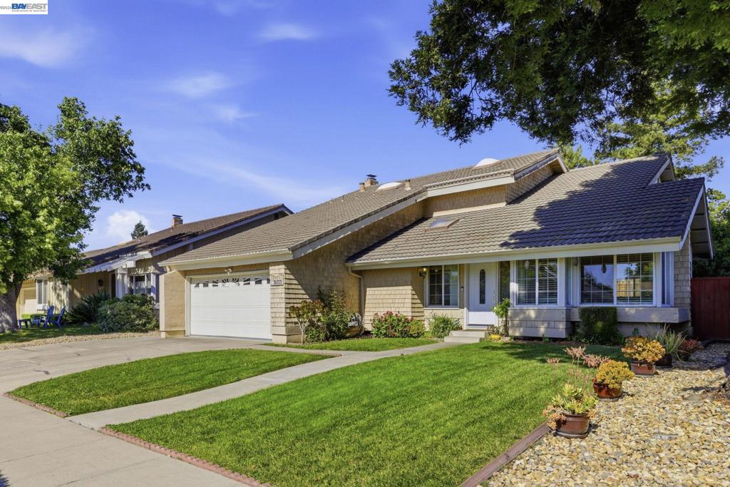 3653 Pimlico Dr Property Photo 2