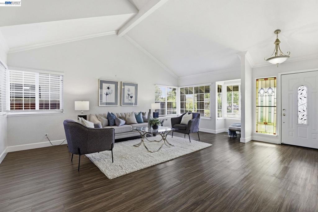 3653 Pimlico Dr Property Photo 4