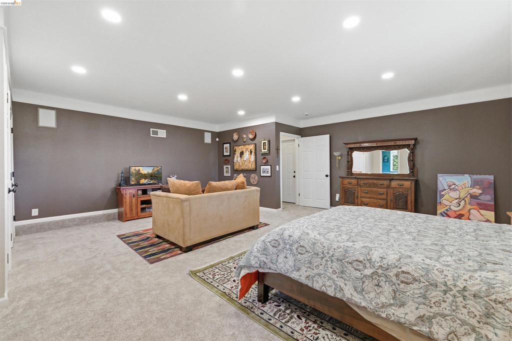 16690 Ridgewood Dr Property Photo 20