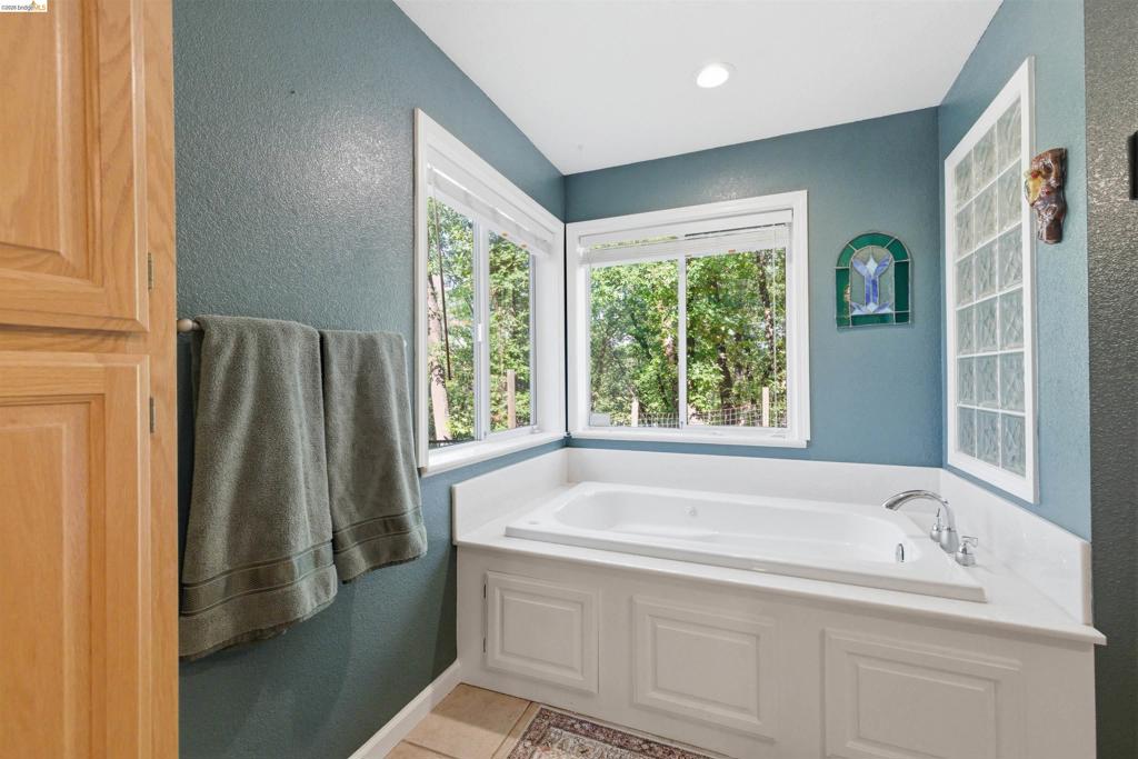 16690 Ridgewood Dr Property Photo 21