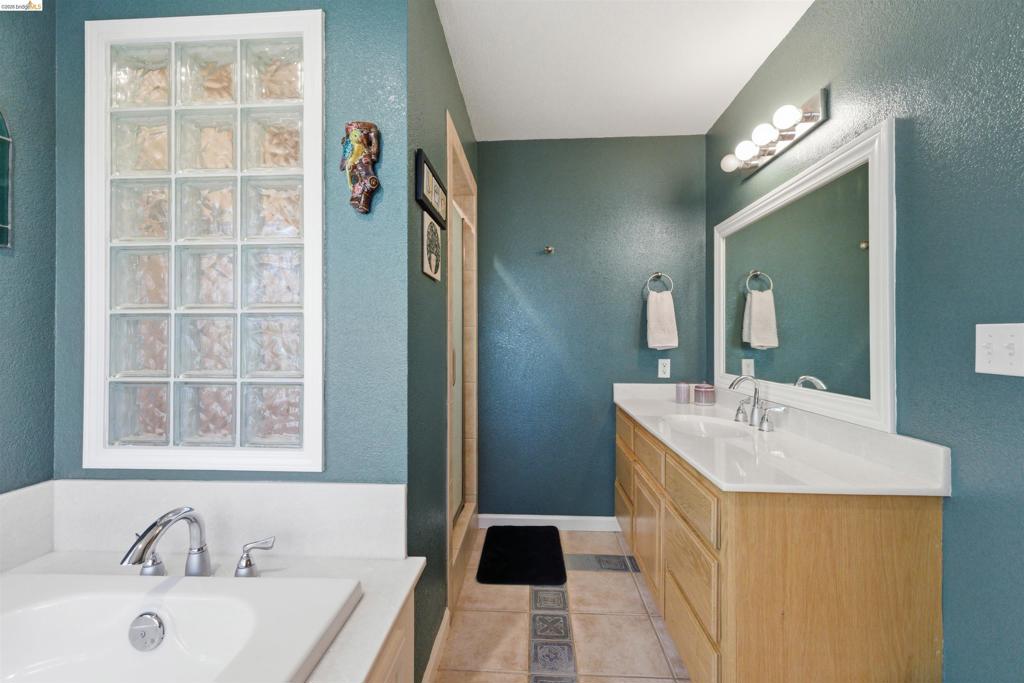 16690 Ridgewood Dr Property Photo 22