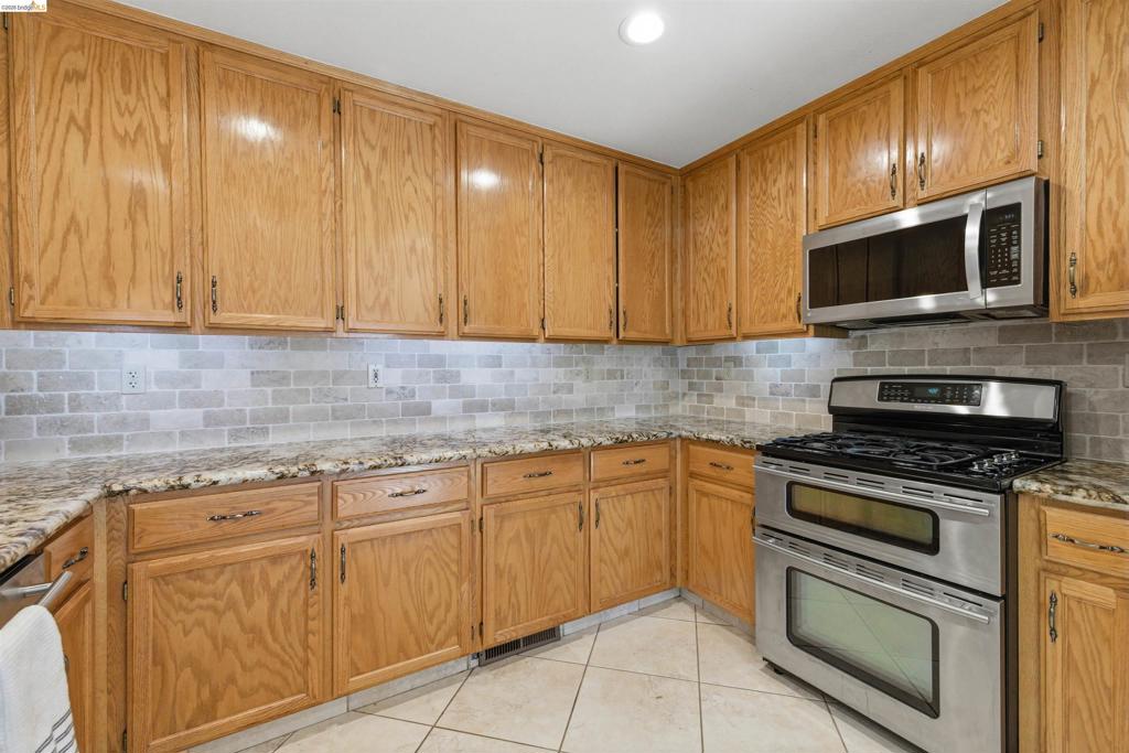 16690 Ridgewood Dr Property Photo 30