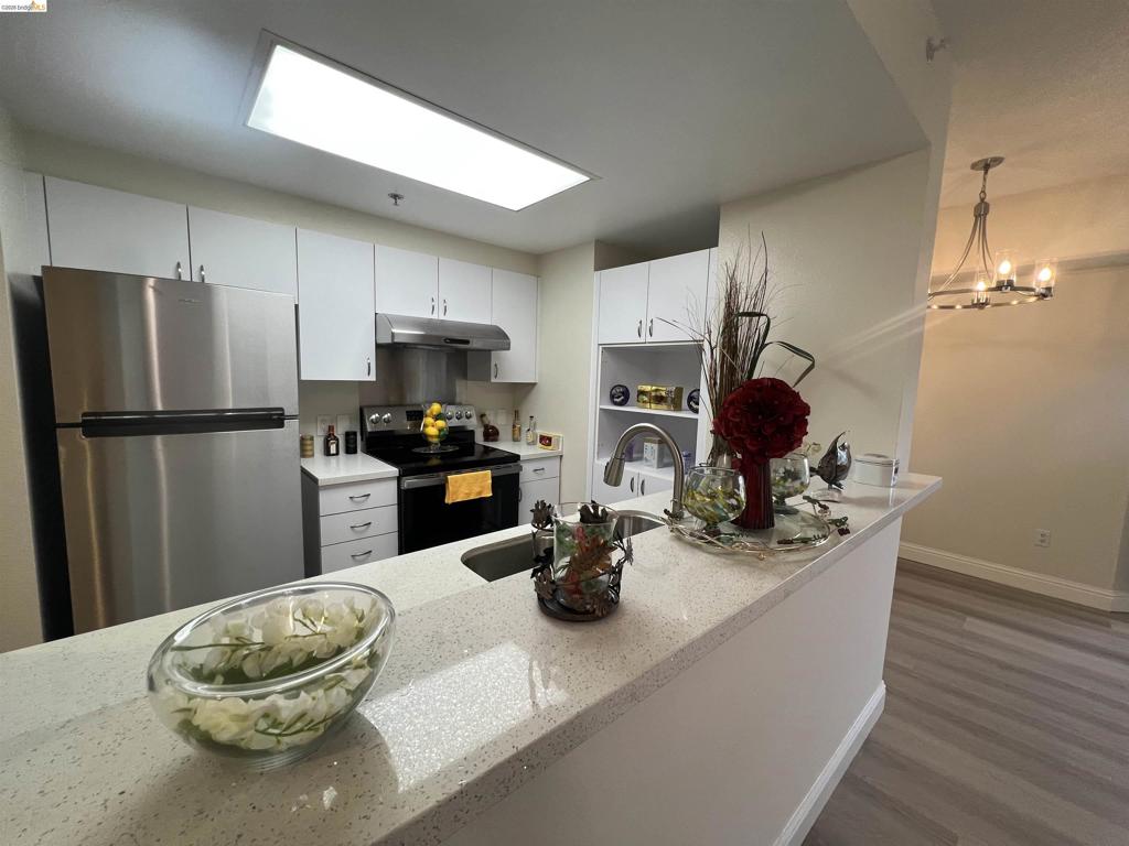 988 Franklin Street 1111 Property Photo 11