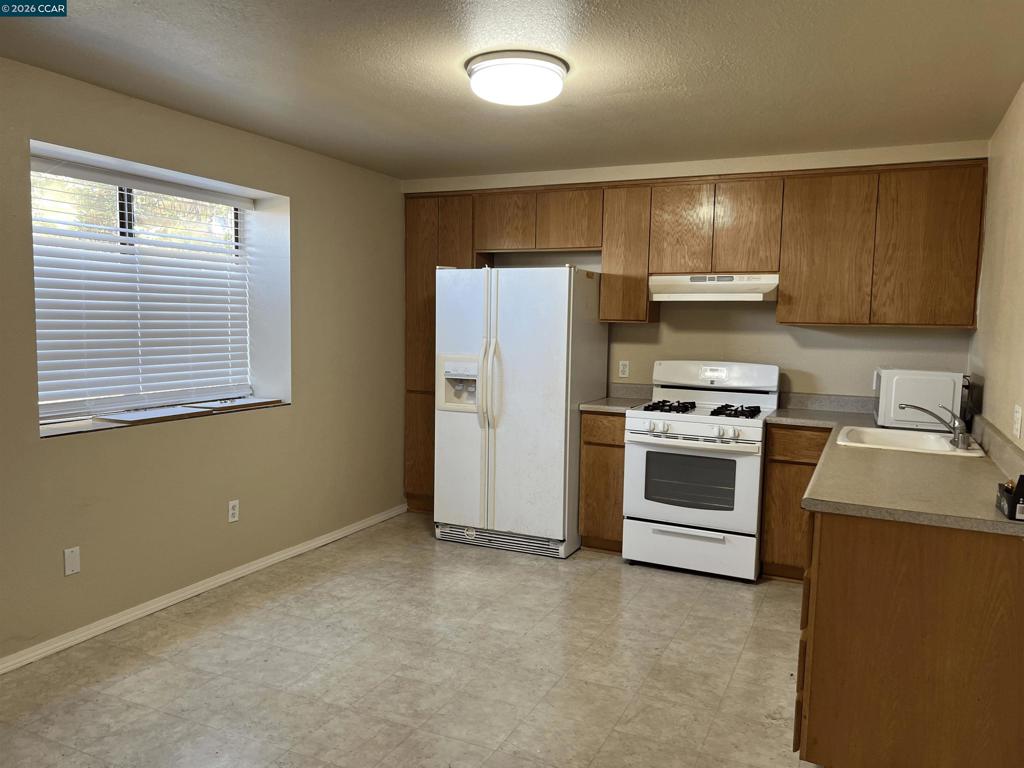 1324 Francis St Property Photo 16