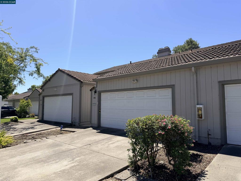 886 Valley Run Property Photo 1