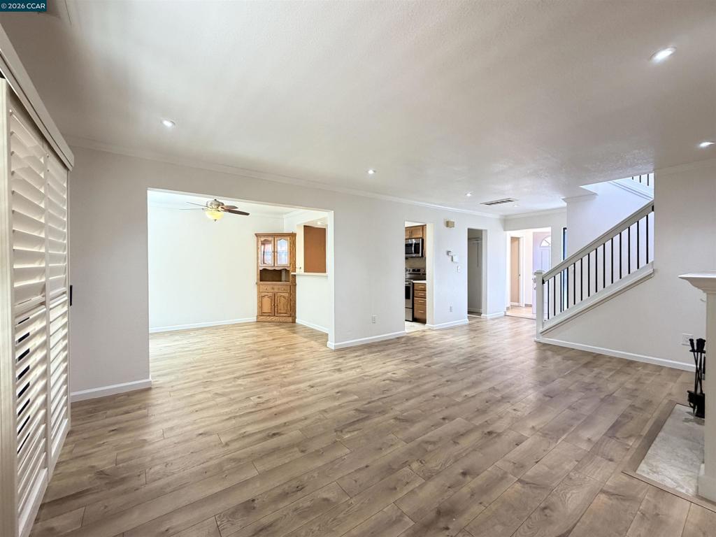 886 Valley Run Property Photo 9