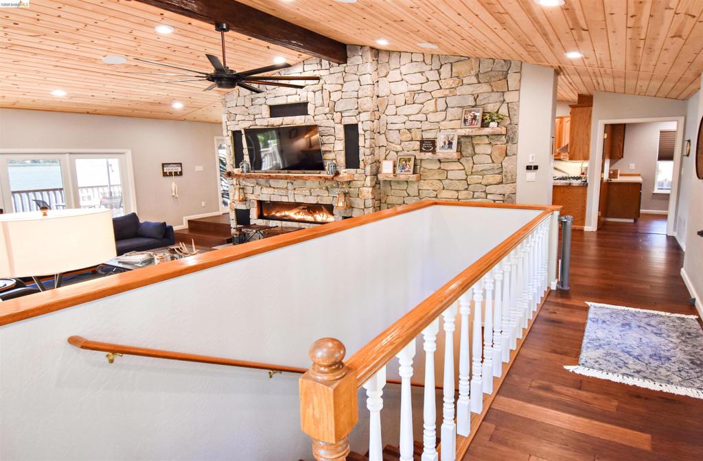 20595 Lori Ln Property Photo 11