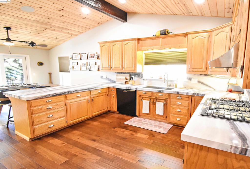 20595 Lori Ln Property Photo 12
