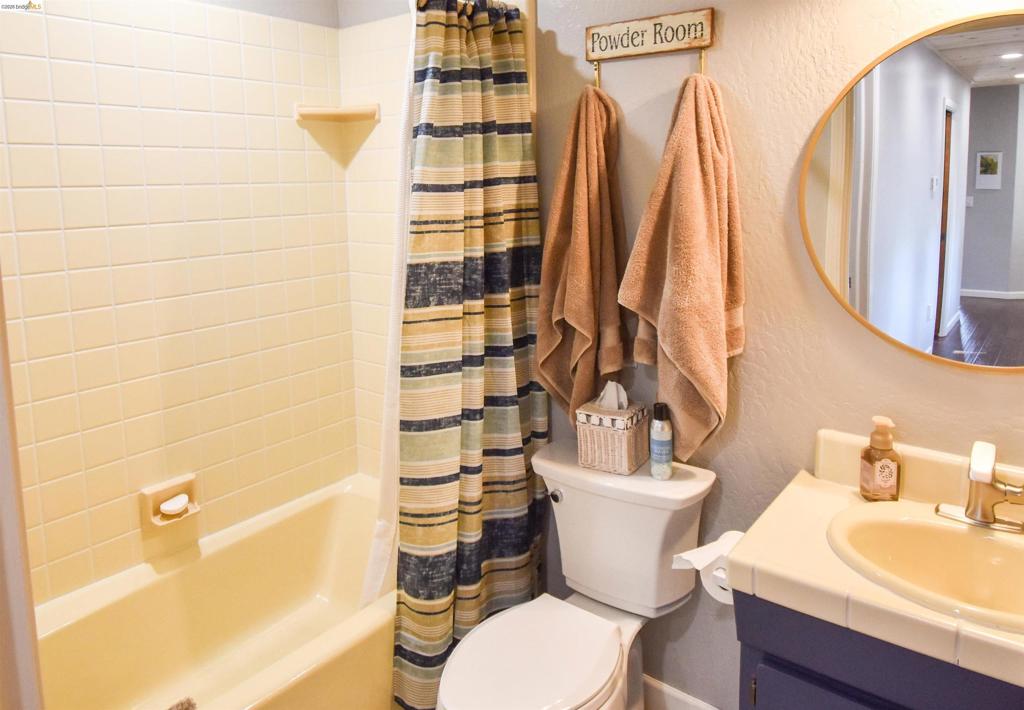 20595 Lori Ln Property Photo 28
