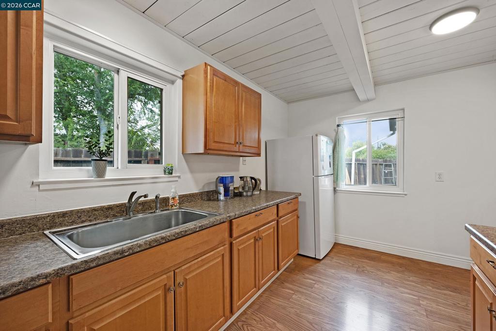 2868 Avon Avenue Property Photo 8