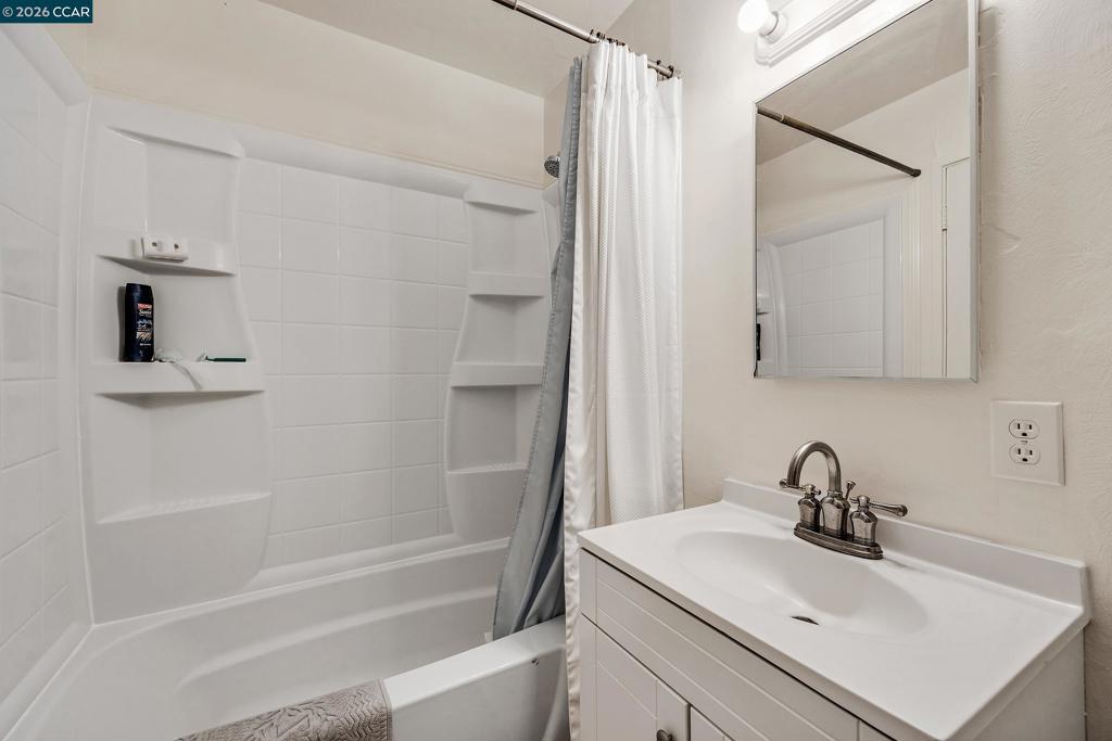 2868 Avon Avenue Property Photo 17
