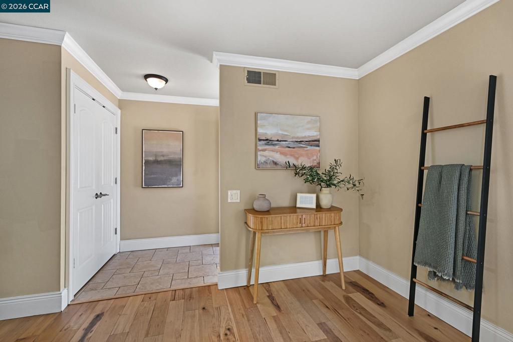 2233 Pine Knoll Dr 4 Property Photo 6
