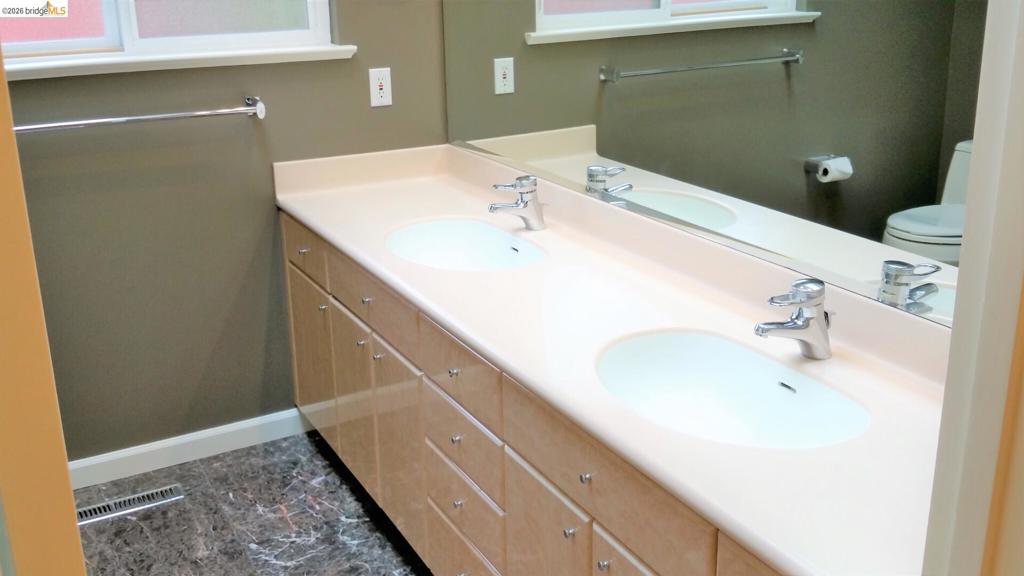 29 Thorndale Pl Property Photo 10