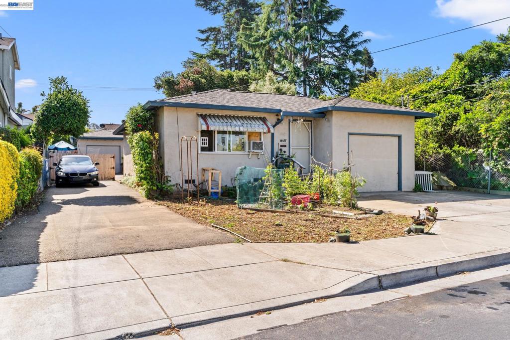 1251 Bellina St Property Photo 1
