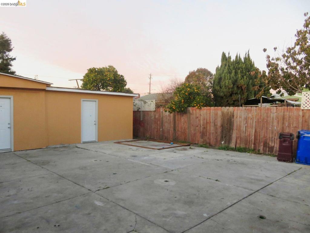 1649 72nd Ave Property Photo 7