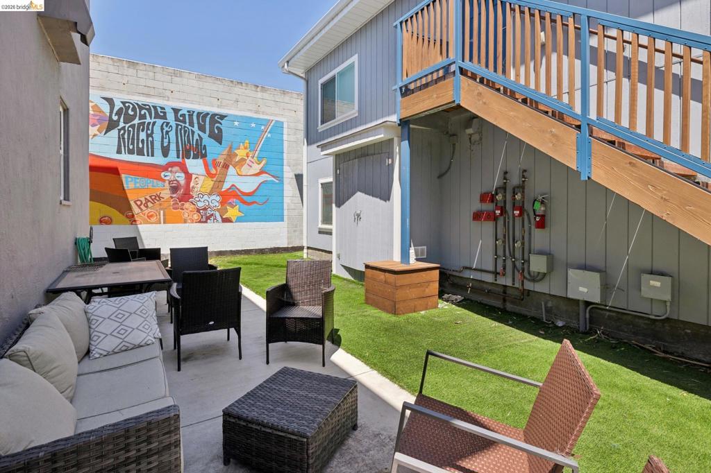 3411 Adeline St Property Photo 4