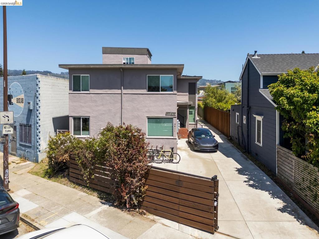 3411 Adeline St Property Photo 7