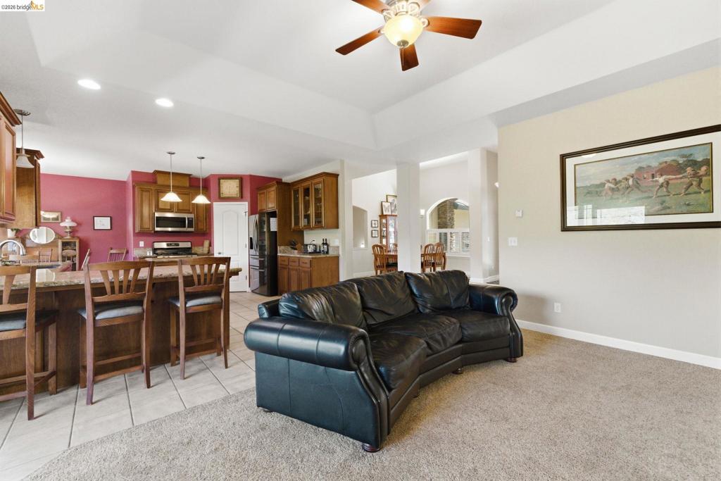 690 Golden Gate Circle Property Photo 9