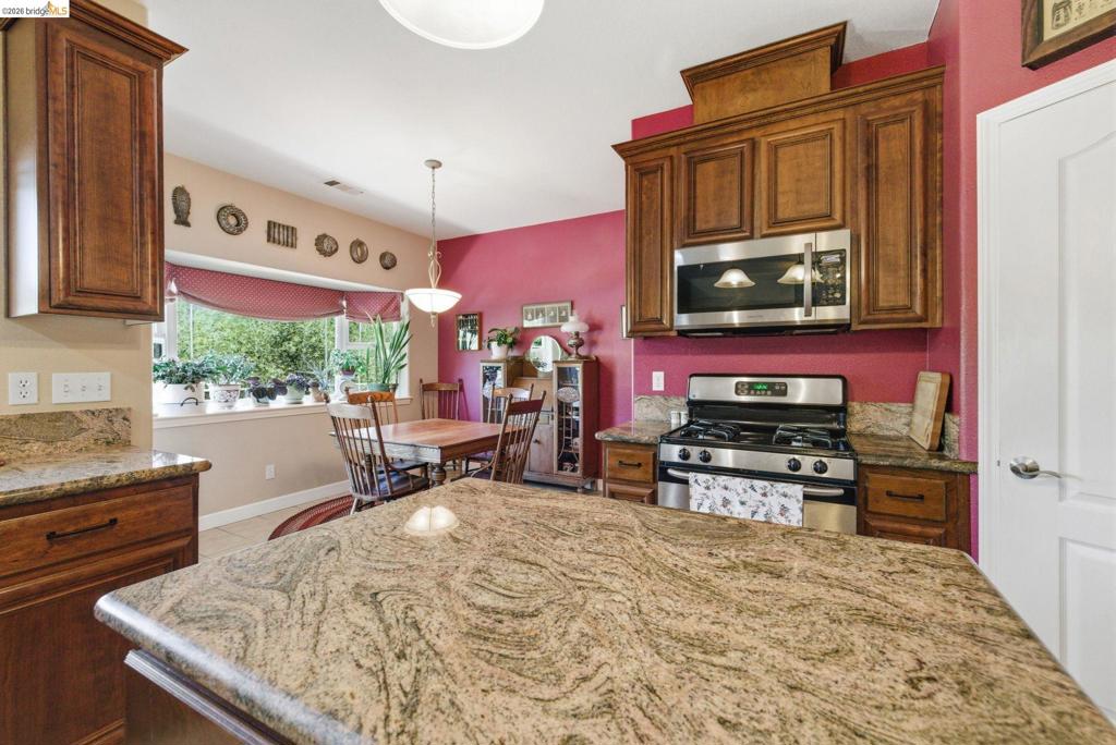 690 Golden Gate Circle Property Photo 11