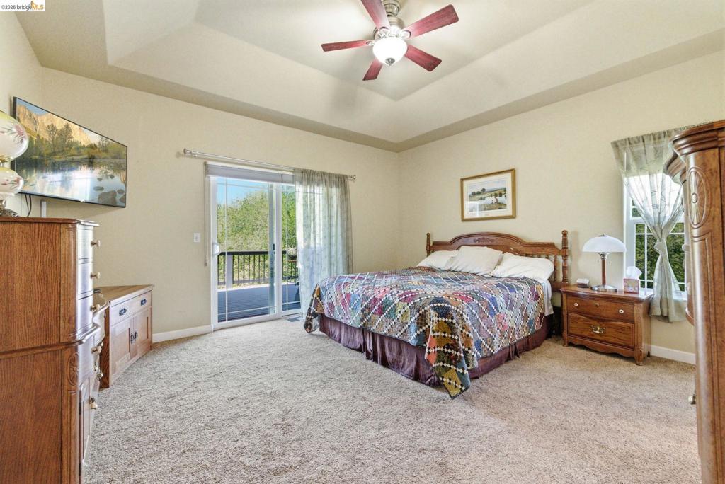 690 Golden Gate Circle Property Photo 17