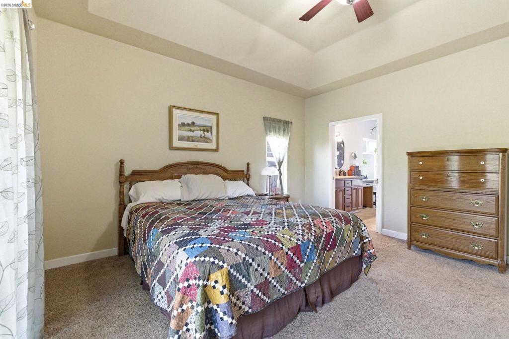 690 Golden Gate Circle Property Photo 18