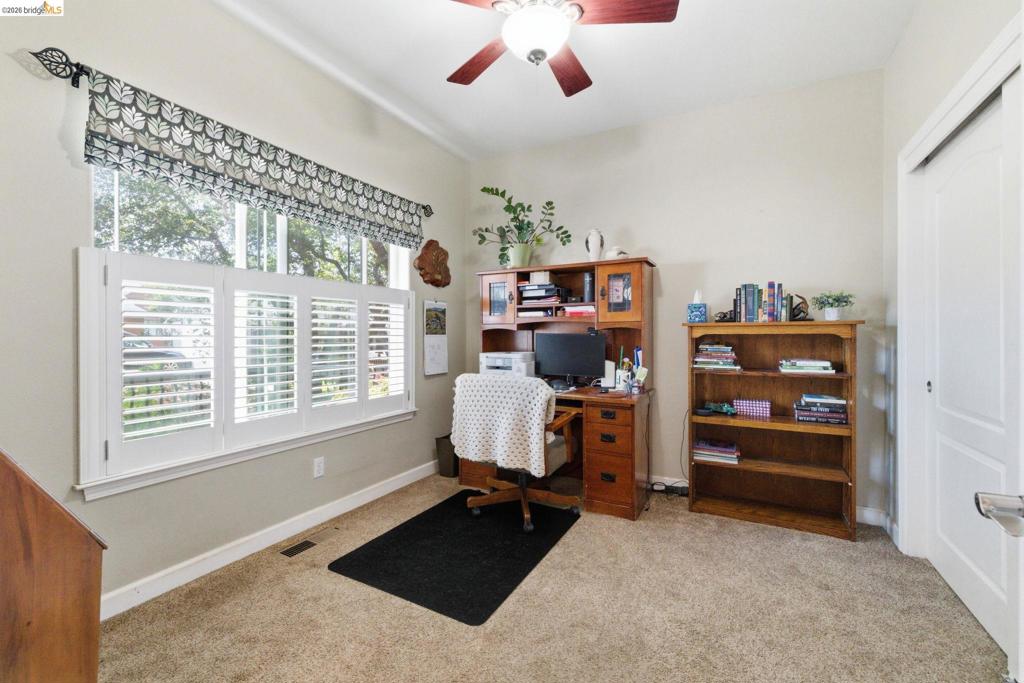 690 Golden Gate Circle Property Photo 21
