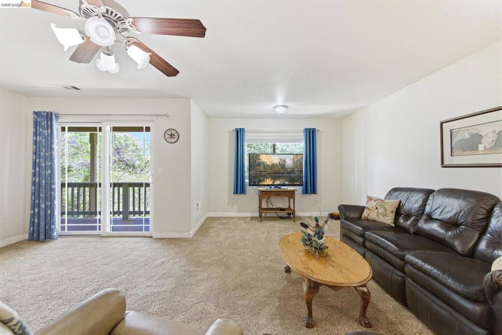 690 Golden Gate Circle Property Photo 23