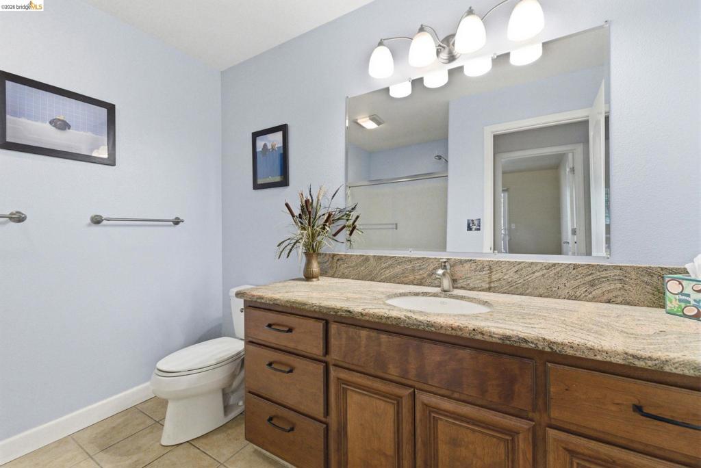690 Golden Gate Circle Property Photo 27