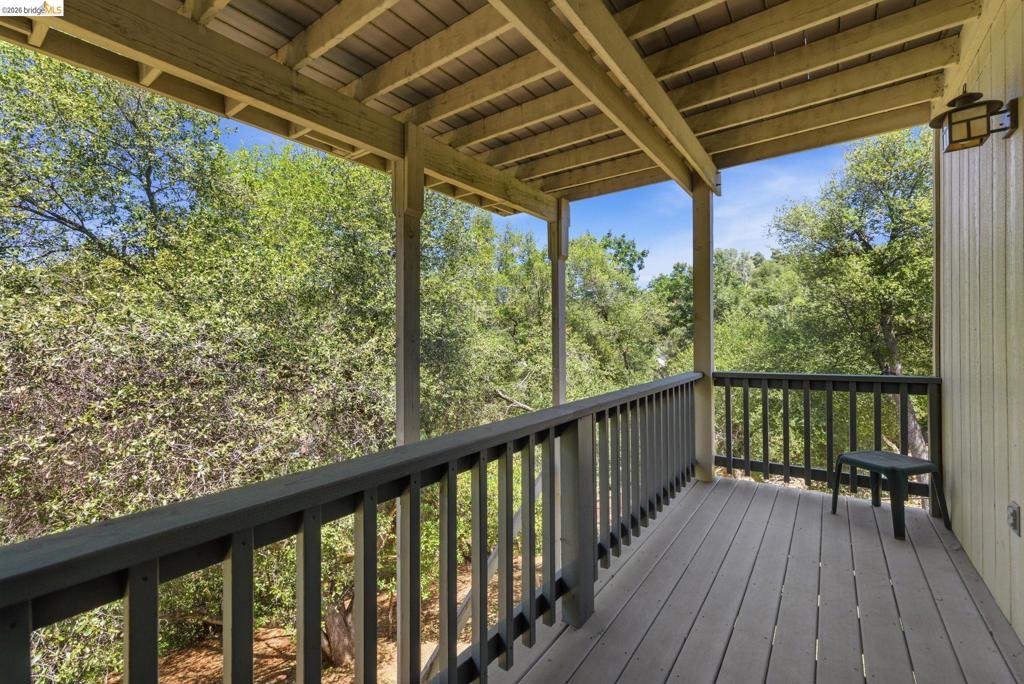690 Golden Gate Circle Property Photo 28
